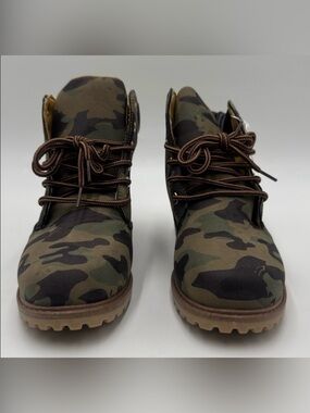 NWT DADAWEN Camo Lace-Up Combat Boots Size
US 2Y / EU 33